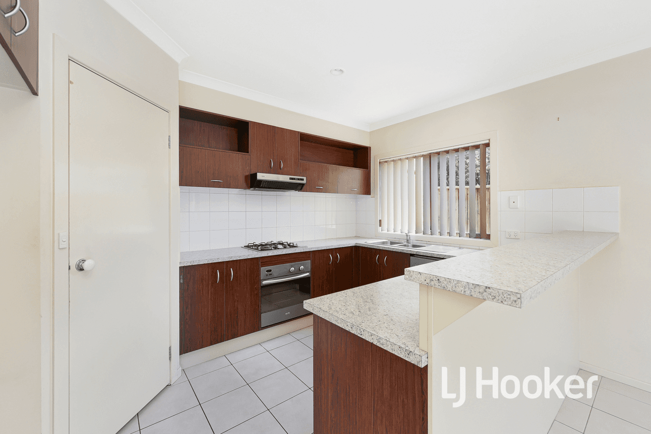 18 Melzak Way, BERWICK, VIC 3806