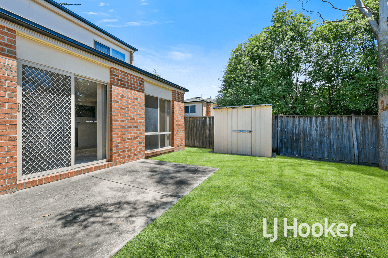 18 Melzak Way, BERWICK, VIC 3806