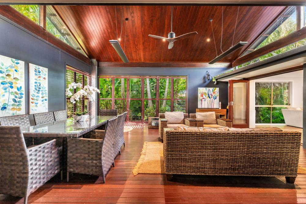 8 Spiro Court, MOUNT WARREN PARK, QLD 4207
