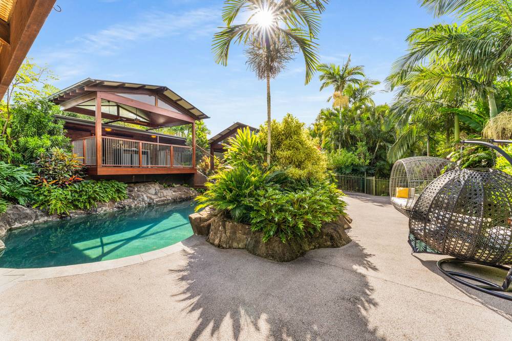 8 Spiro Court, MOUNT WARREN PARK, QLD 4207