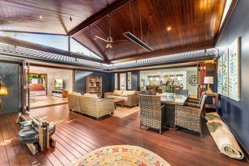 8 Spiro Court, MOUNT WARREN PARK, QLD 4207