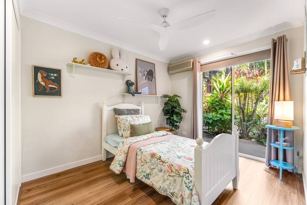 8 Spiro Court, MOUNT WARREN PARK, QLD 4207