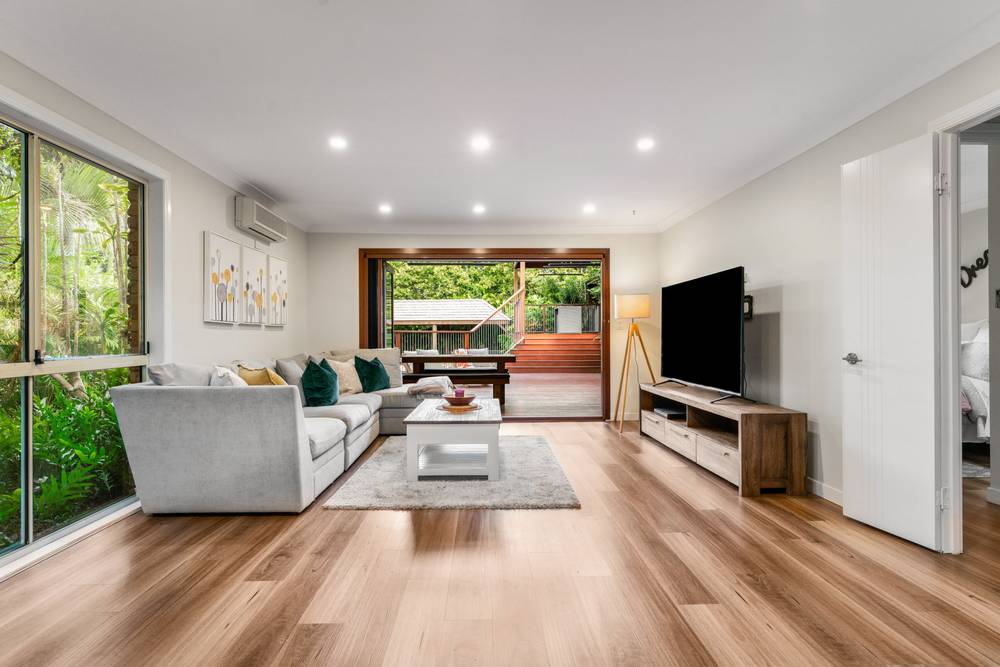 8 Spiro Court, MOUNT WARREN PARK, QLD 4207