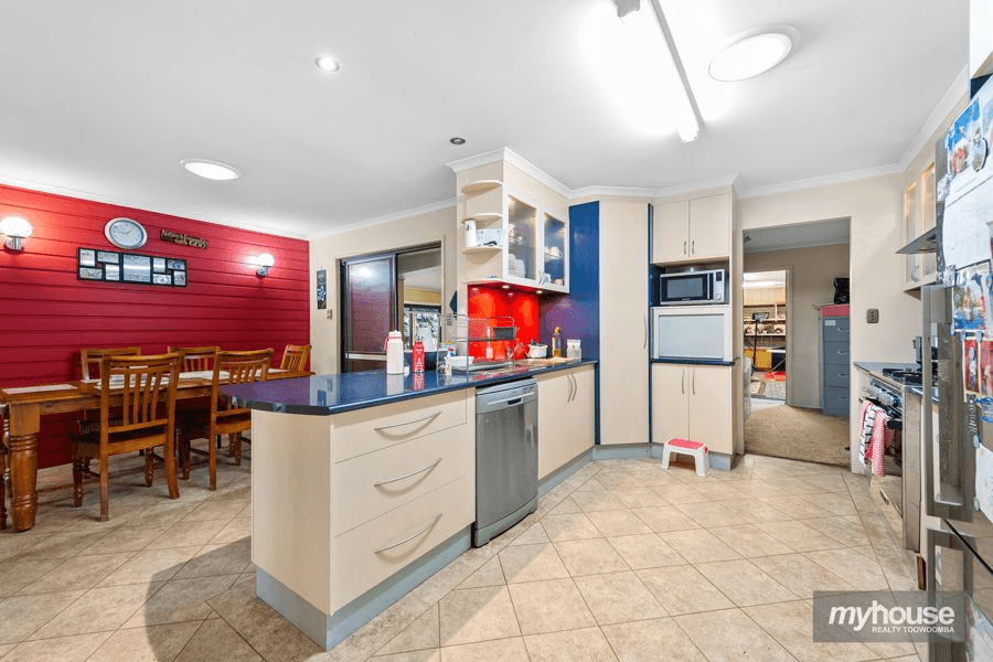 3 Crosby Street, DARLING HEIGHTS, QLD 4350