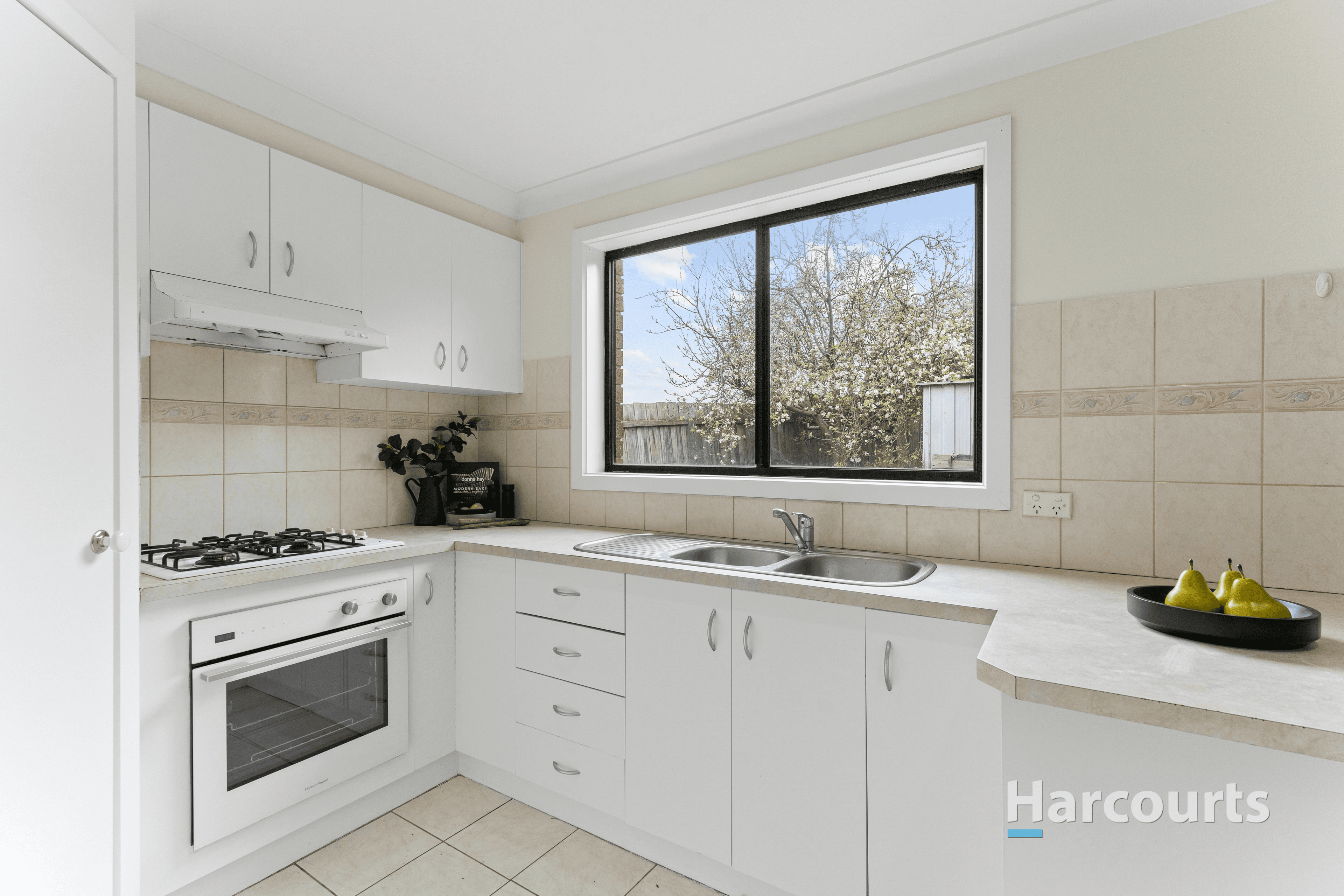 14 Topaz Place, St Albans, VIC 3021