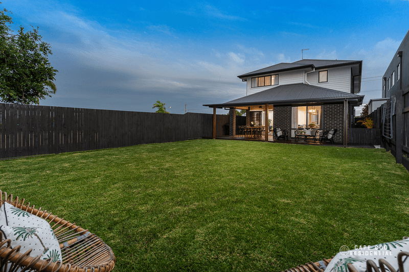 114 Stanley Road, CAMP HILL, QLD 4152