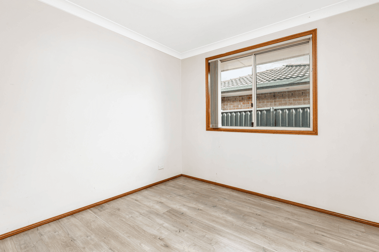 6 Tamworth Crescent, HOXTON PARK, NSW 2171