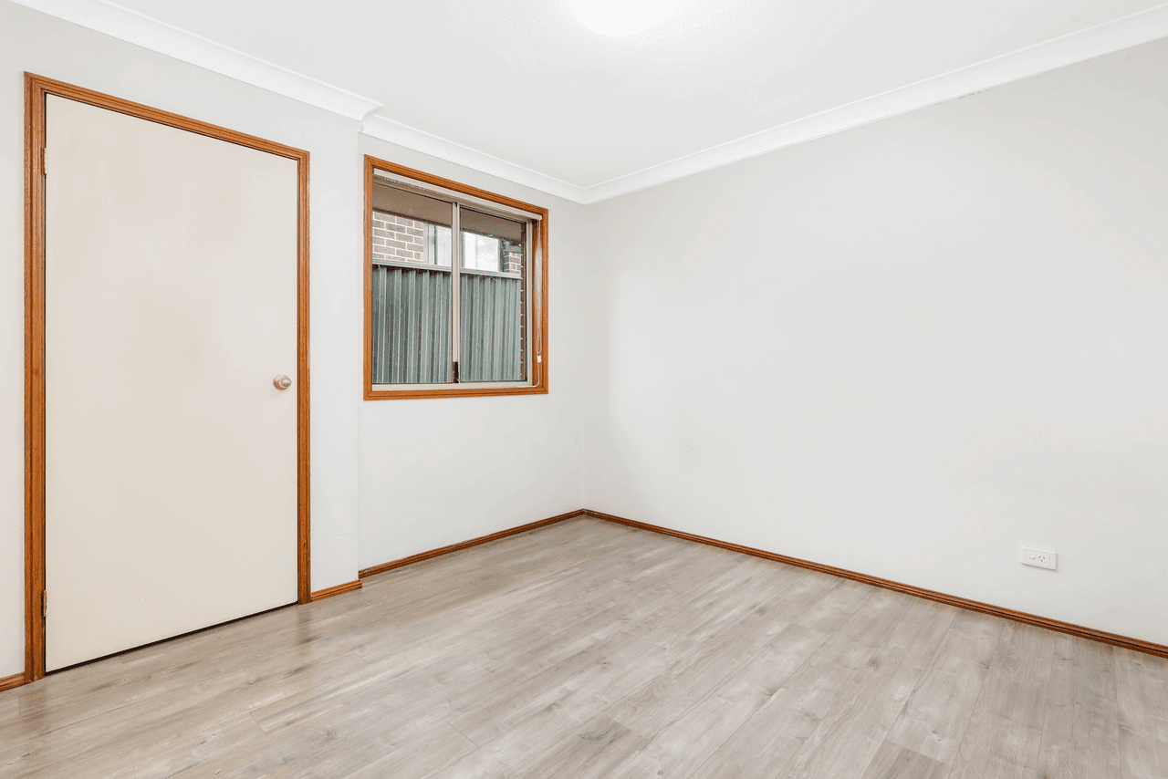 6 Tamworth Crescent, HOXTON PARK, NSW 2171