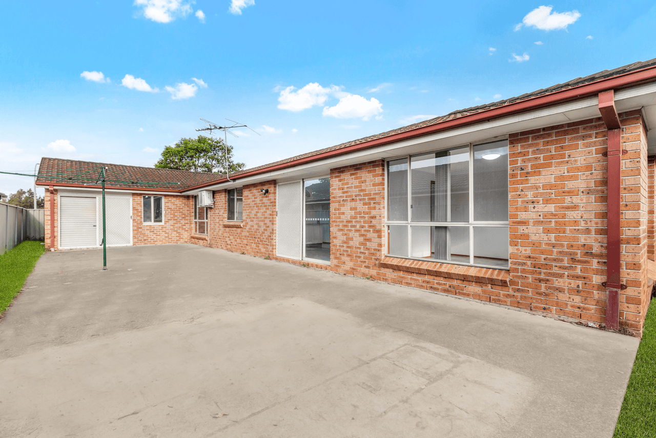 6 Tamworth Crescent, HOXTON PARK, NSW 2171