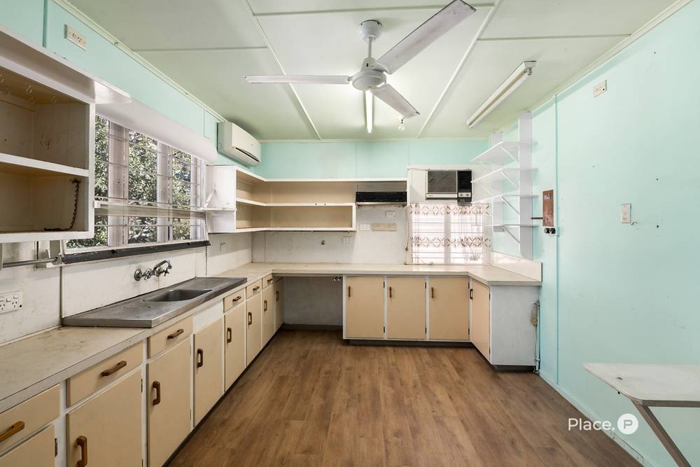 98 Molloy Road, Cannon Hill, QLD 4170