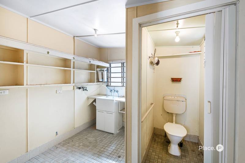 98 Molloy Road, Cannon Hill, QLD 4170