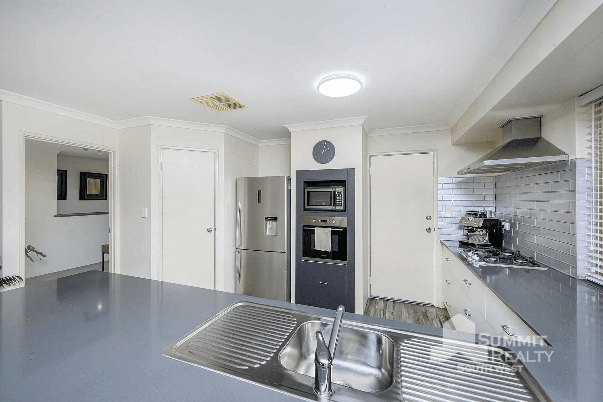 30 Macquarie Drive, Australind, WA 6233