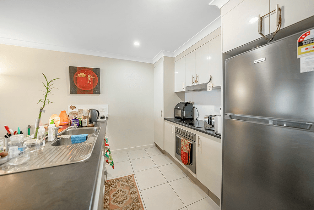 2/1 Orara Street, Pacific Pines, QLD 4211