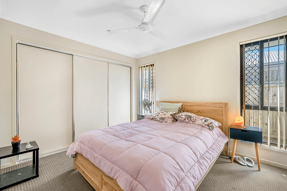 2/1 Orara Street, Pacific Pines, QLD 4211