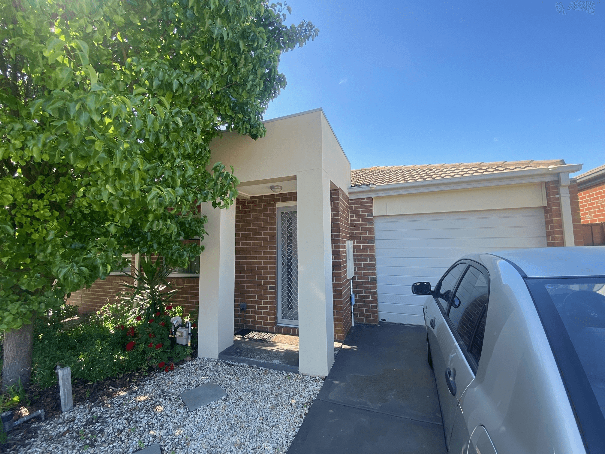 2/8 Flower Gum Crescent, TARNEIT, VIC 3029