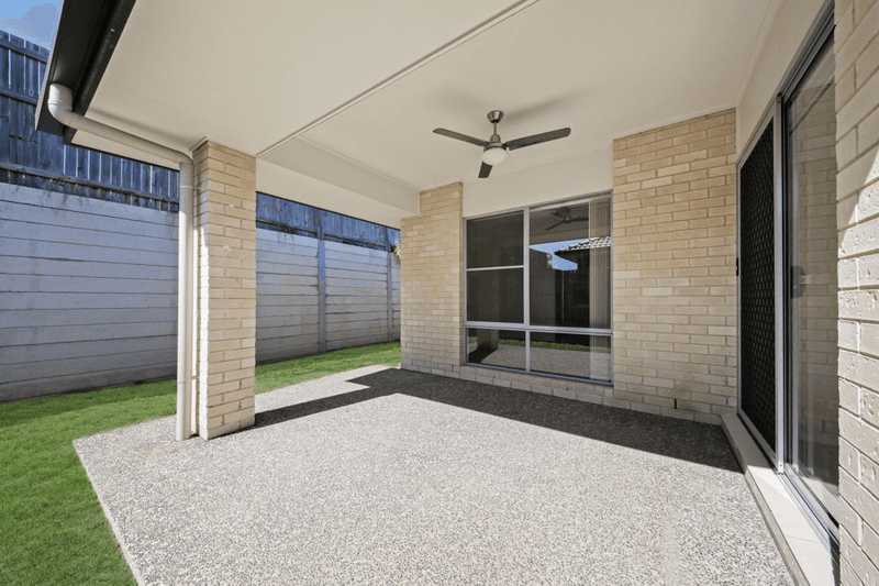 12 Carron Court, BRASSALL, QLD 4305