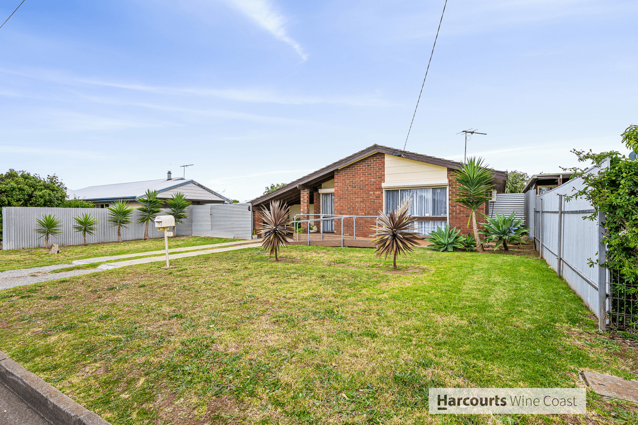 33 Belair Avenue, PORT WILLUNGA, SA 5173