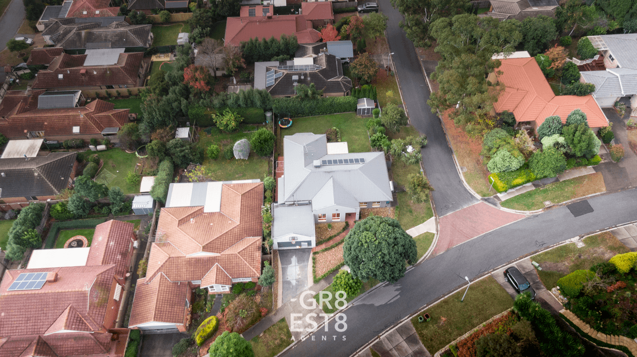 19 Valley View Crescent, BERWICK, VIC 3806