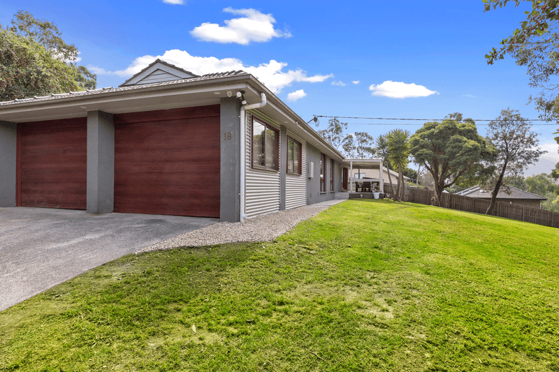 18 Scenic Drive, Launching Place, VIC 3139