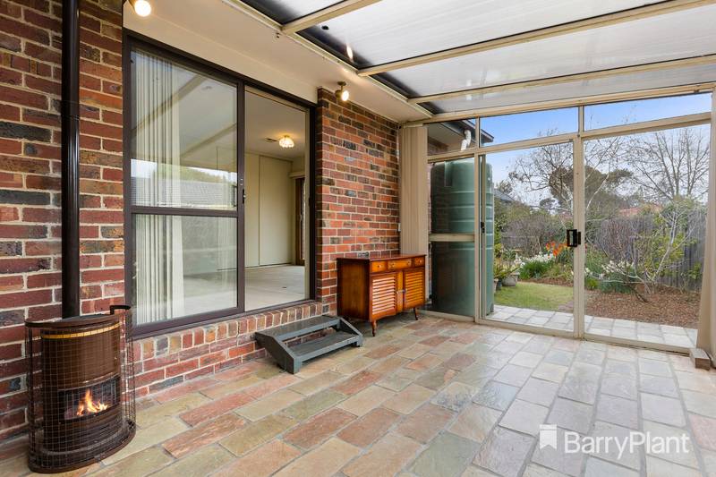 4 Dubbo Court, Glen Waverley, VIC 3150