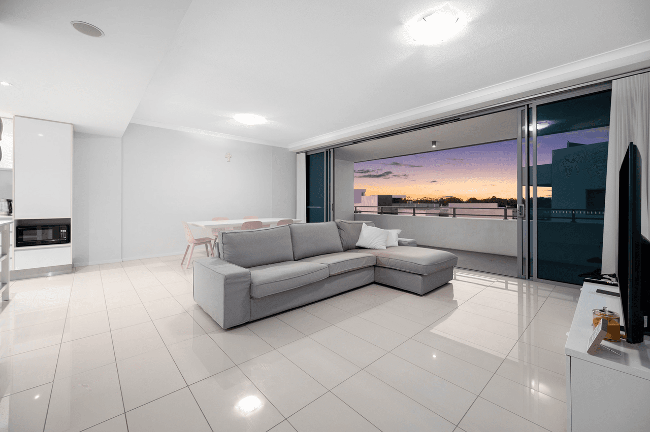 301/43 Harbour Town Drive, BIGGERA WATERS, QLD 4216