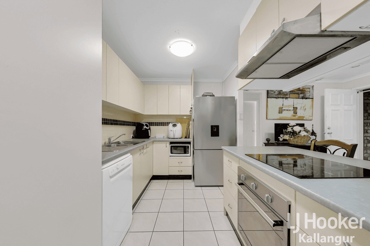 8 Poplar Place, KALLANGUR, QLD 4503