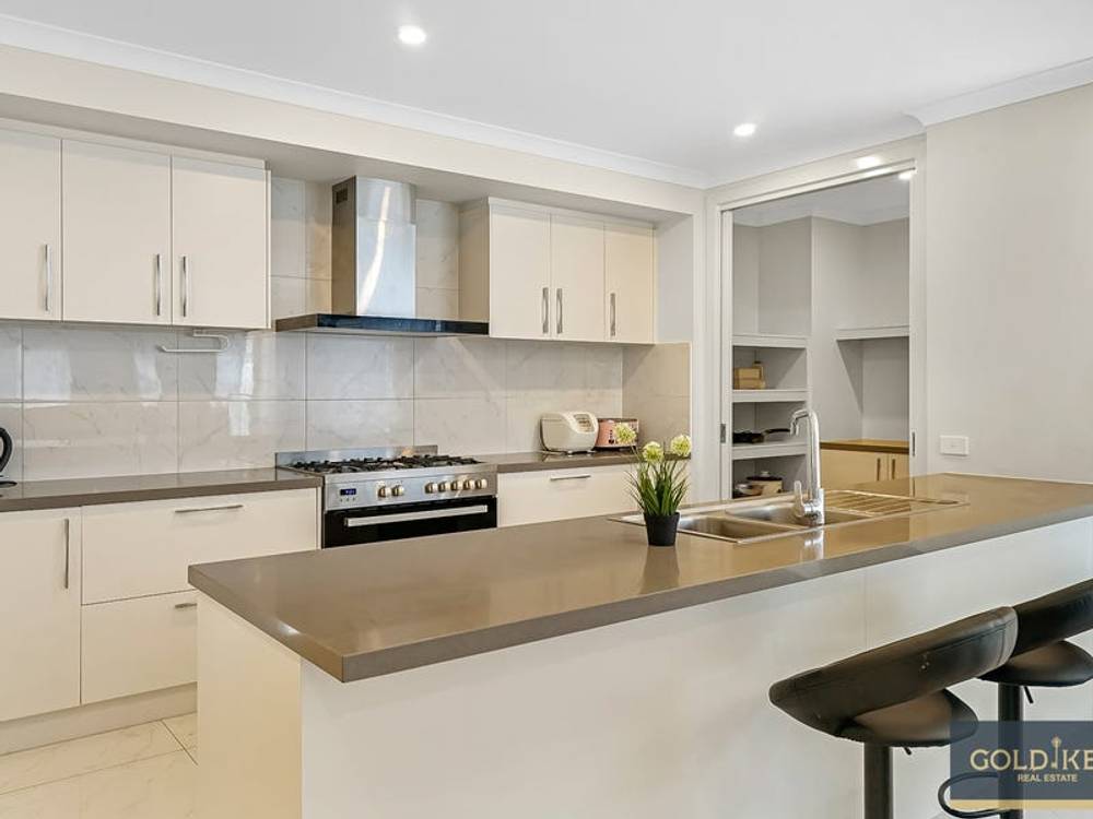 37 Creston Street, POINT COOK, VIC 3030