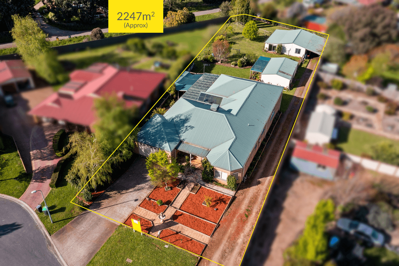 8 Larissa Close, ROMSEY, VIC 3434