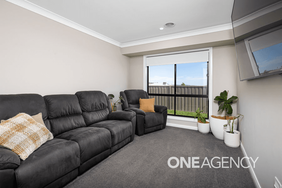 1/2 EXFORD LOOP, BOURKELANDS, NSW 2650