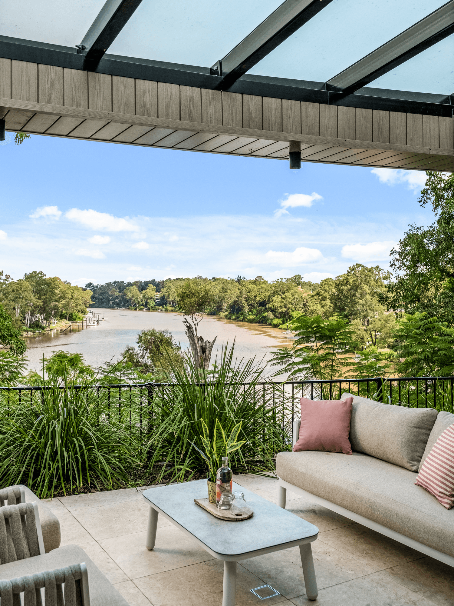 1/98 Goldieslie Road, Indooroopilly, QLD 4068