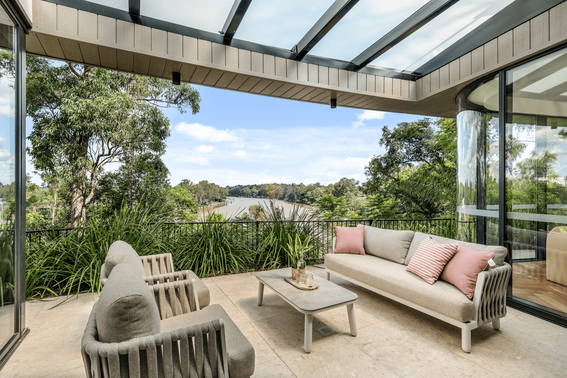 1/98 Goldieslie Road, Indooroopilly, QLD 4068