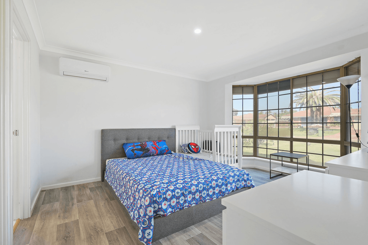 36 Pioneer Drive, THORNLIE, WA 6108