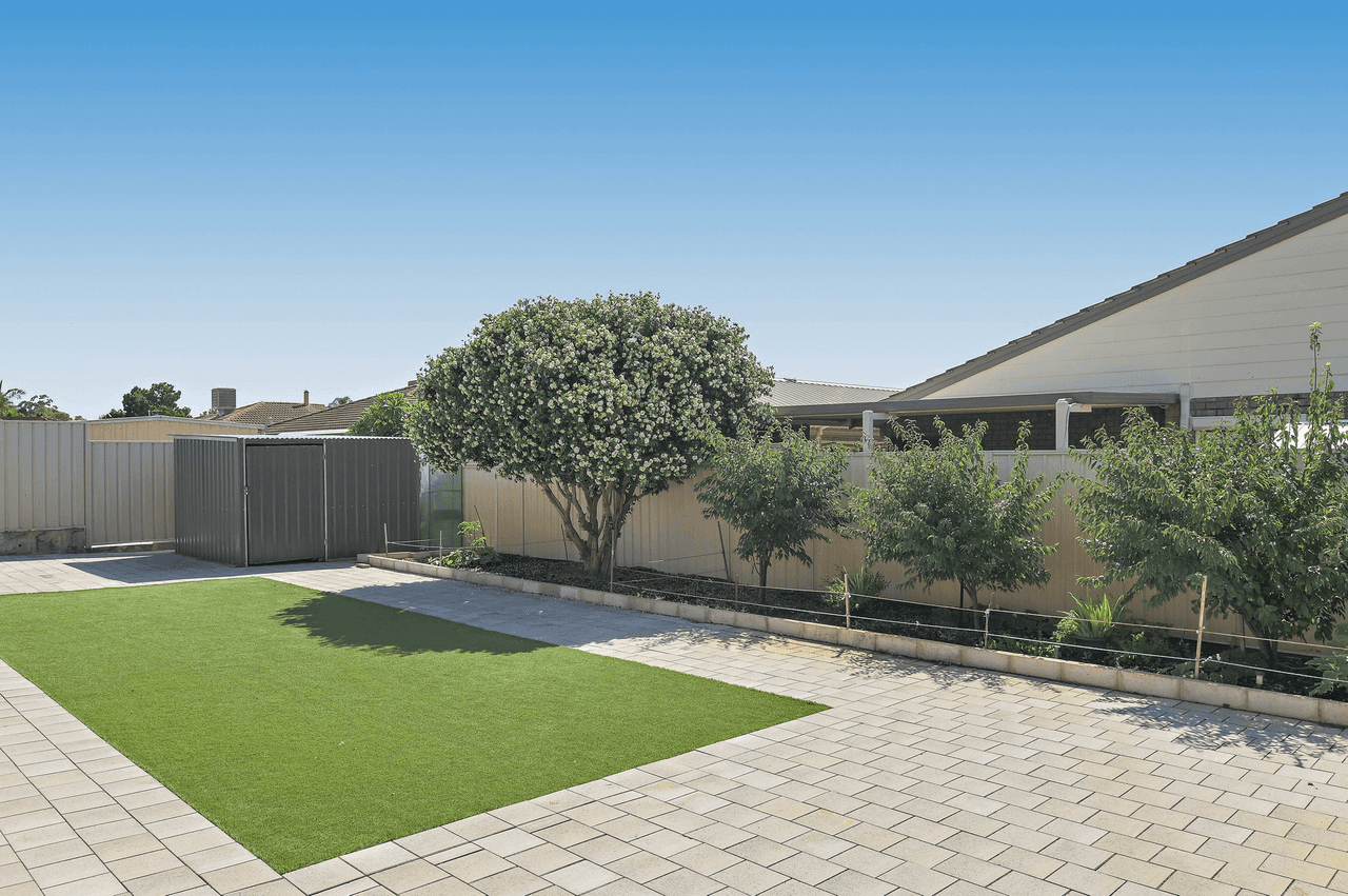 36 Pioneer Drive, THORNLIE, WA 6108