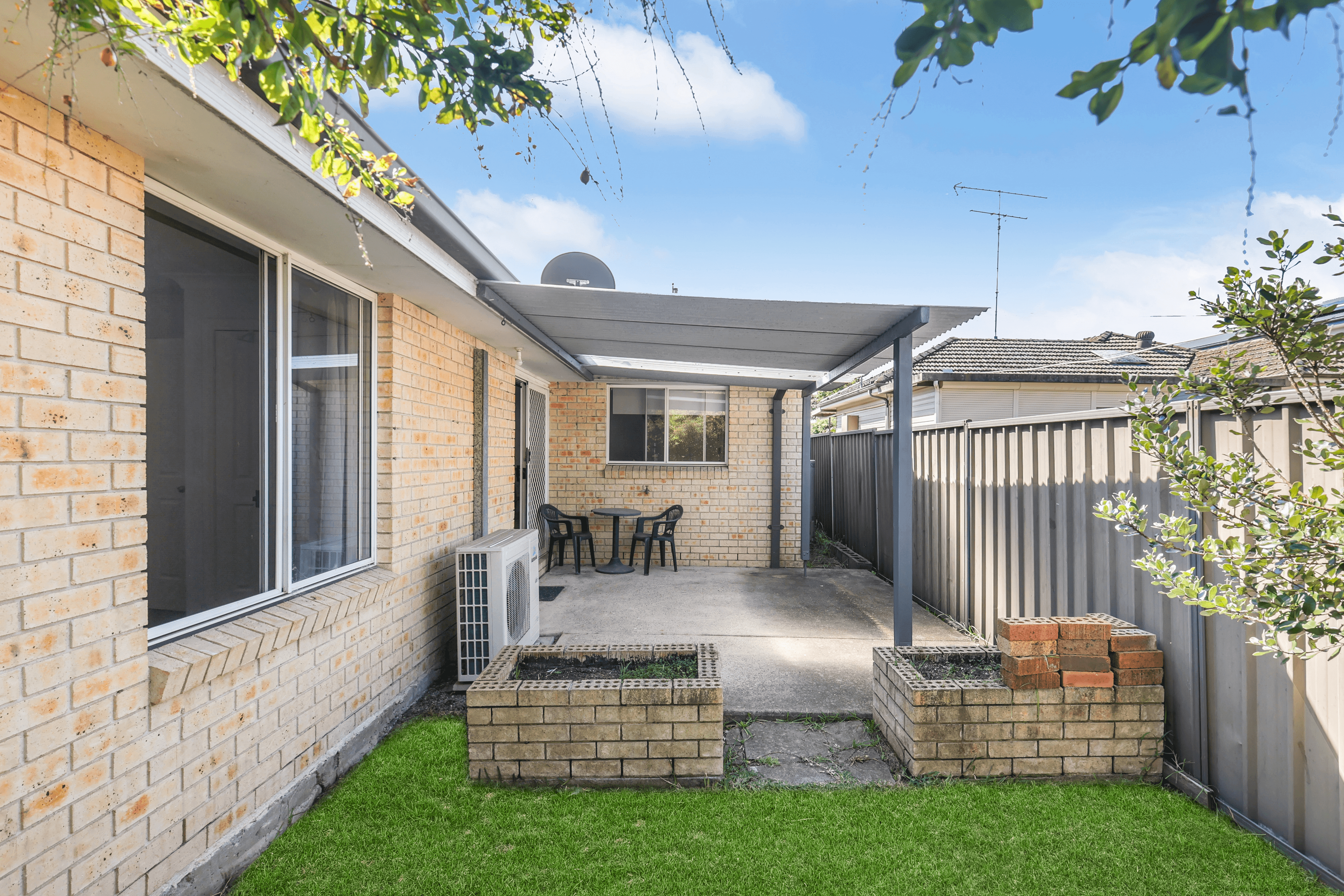 2/94 Adelaide Street, OXLEY PARK, NSW 2760