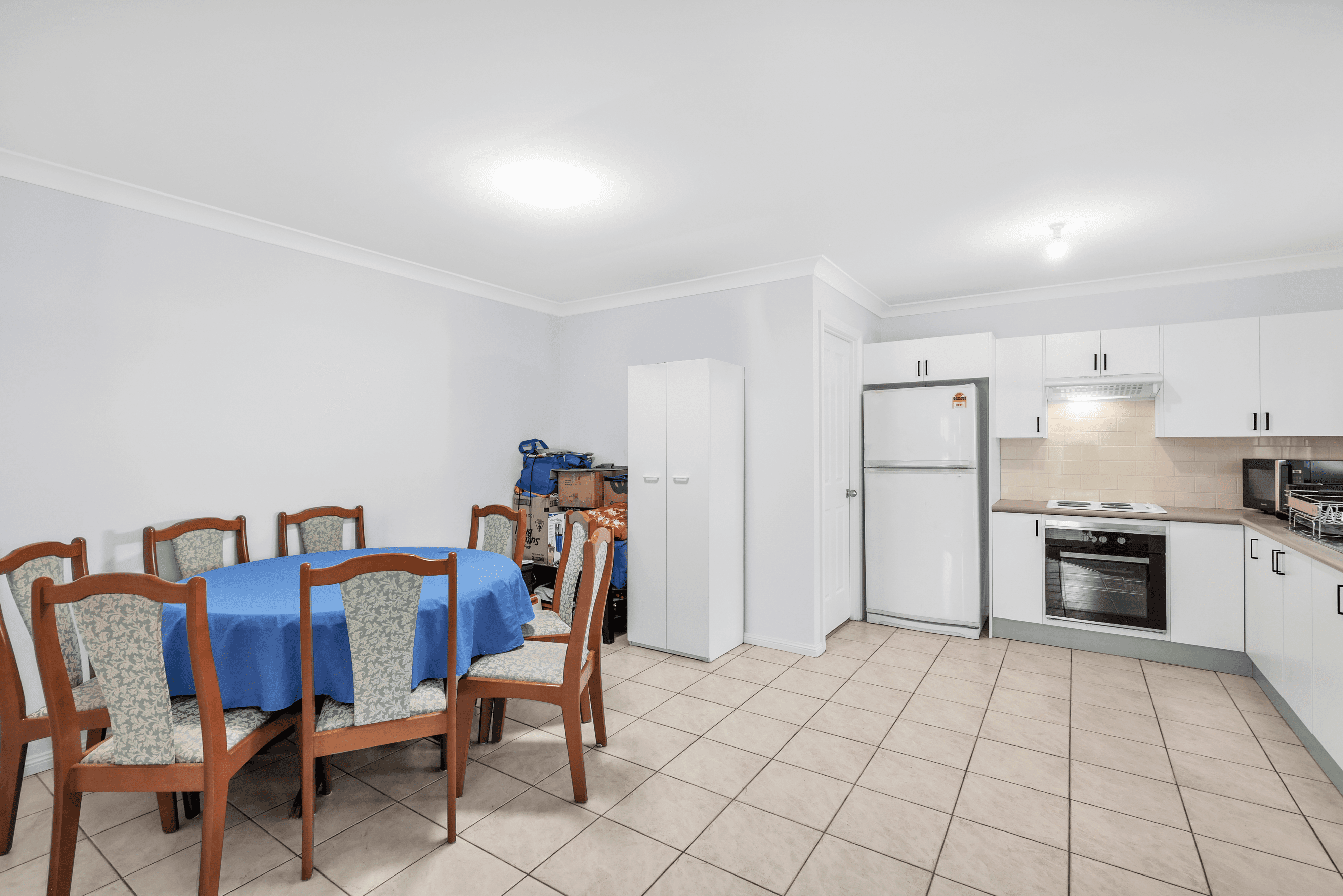 2/94 Adelaide Street, OXLEY PARK, NSW 2760