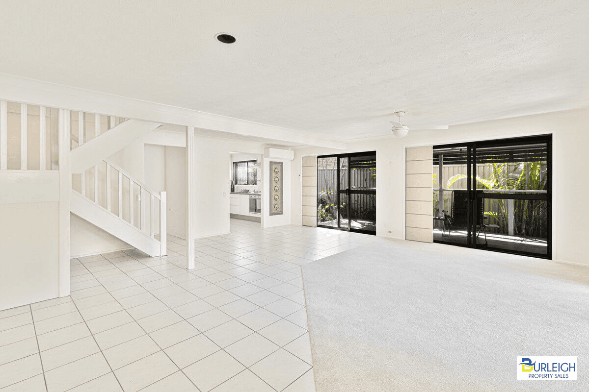 1/15 Wagtail Court, Burleigh Waters, QLD 4220