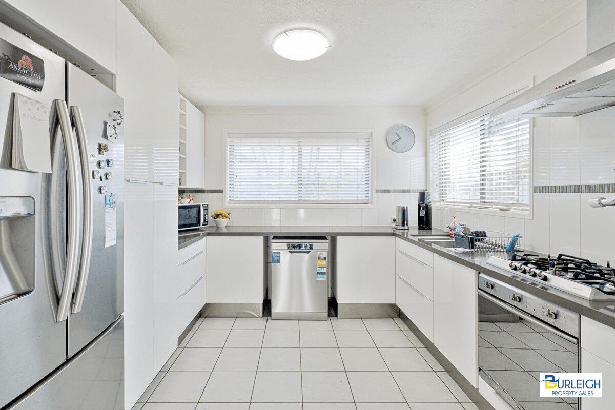 1/15 Wagtail Court, Burleigh Waters, QLD 4220