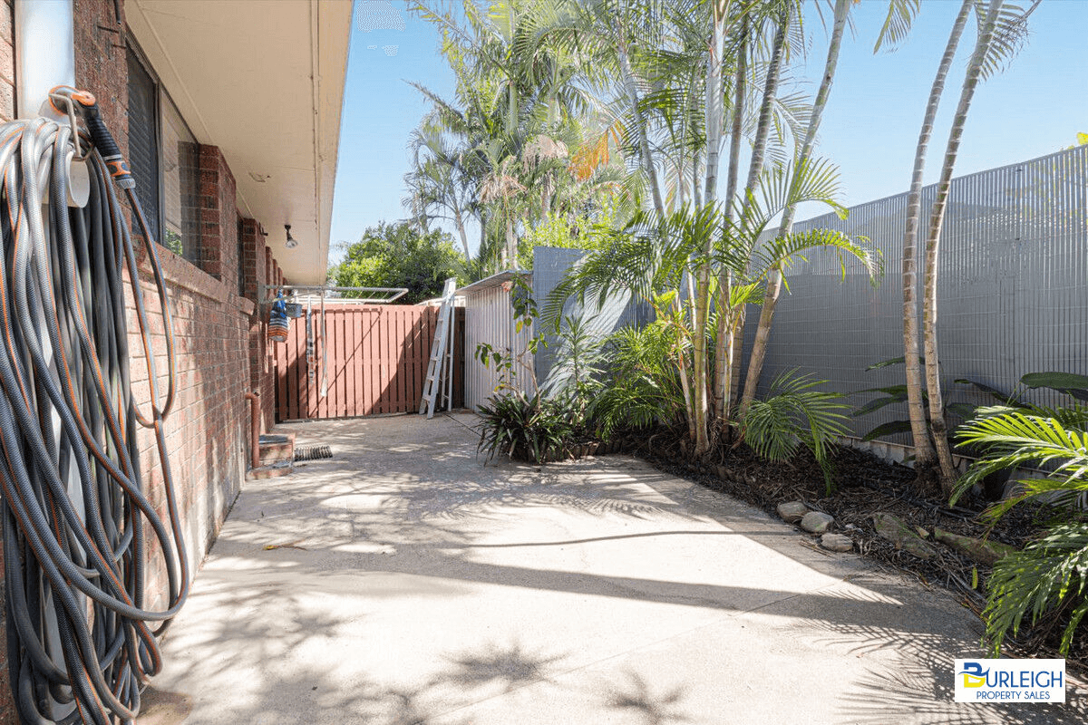 1/15 Wagtail Court, Burleigh Waters, QLD 4220