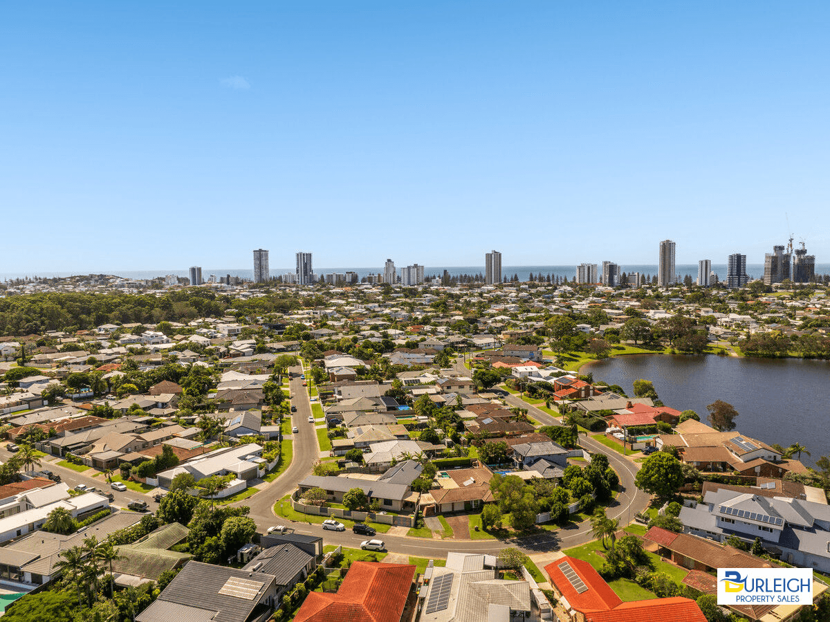 1/15 Wagtail Court, Burleigh Waters, QLD 4220