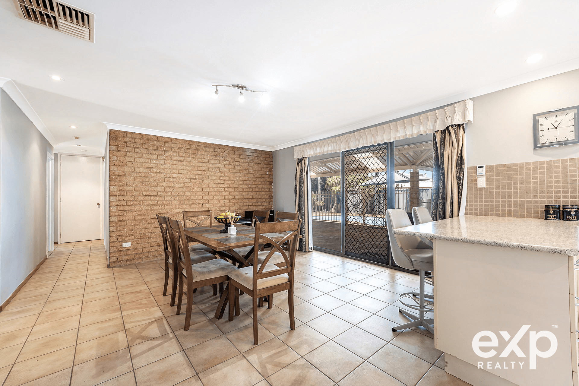 6 Jade Court, High Wycombe, WA 6057