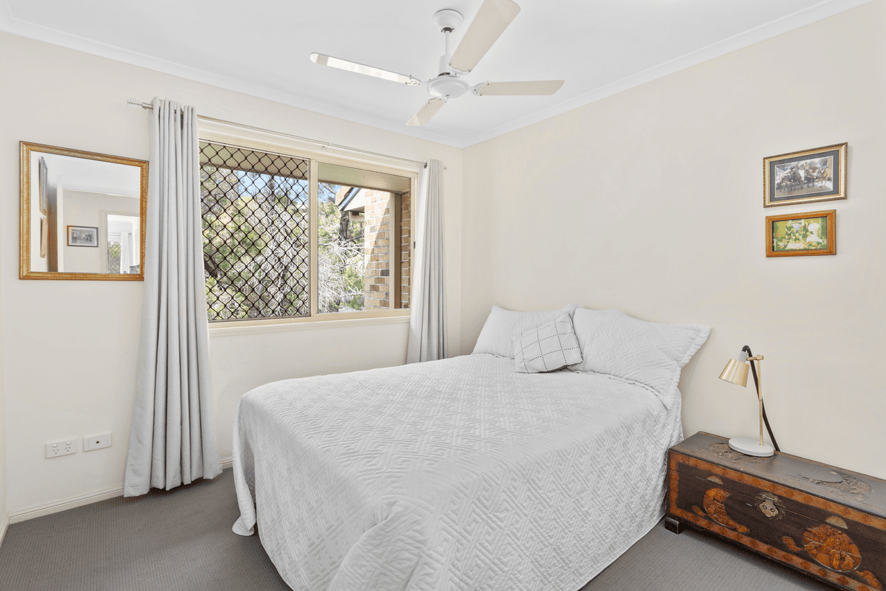 22/18 Bottlewood Court, BURLEIGH WATERS, QLD 4220