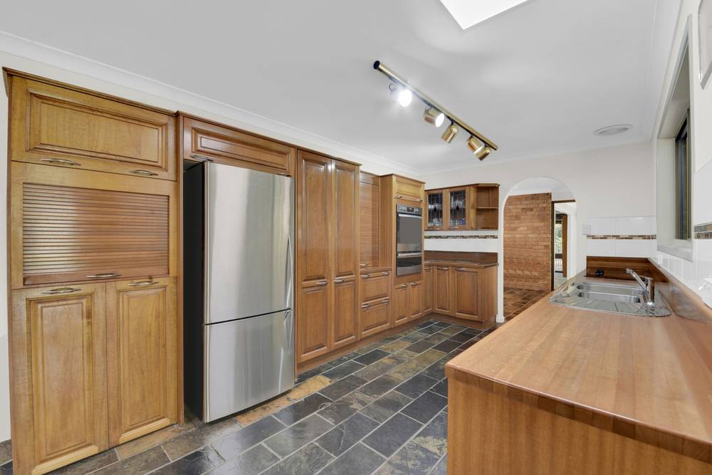 10 Ireland Court, CASHMERE, QLD 4500