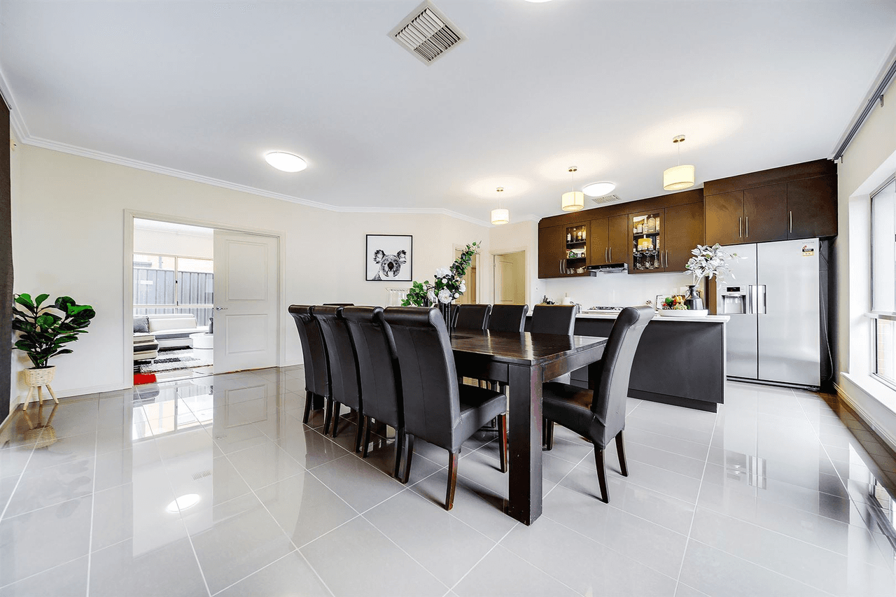 8 Kopoola Crescent, Gilles Plains, SA 5086