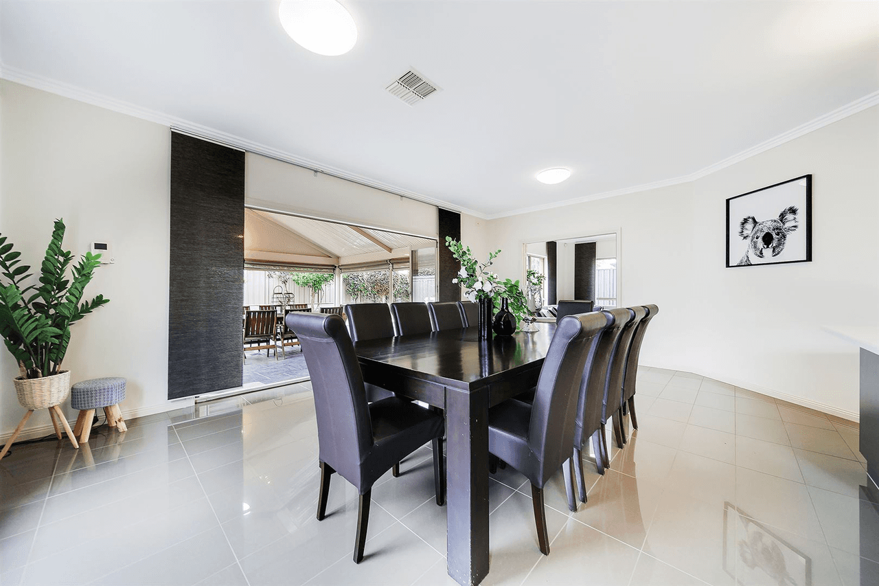 8 Kopoola Crescent, Gilles Plains, SA 5086