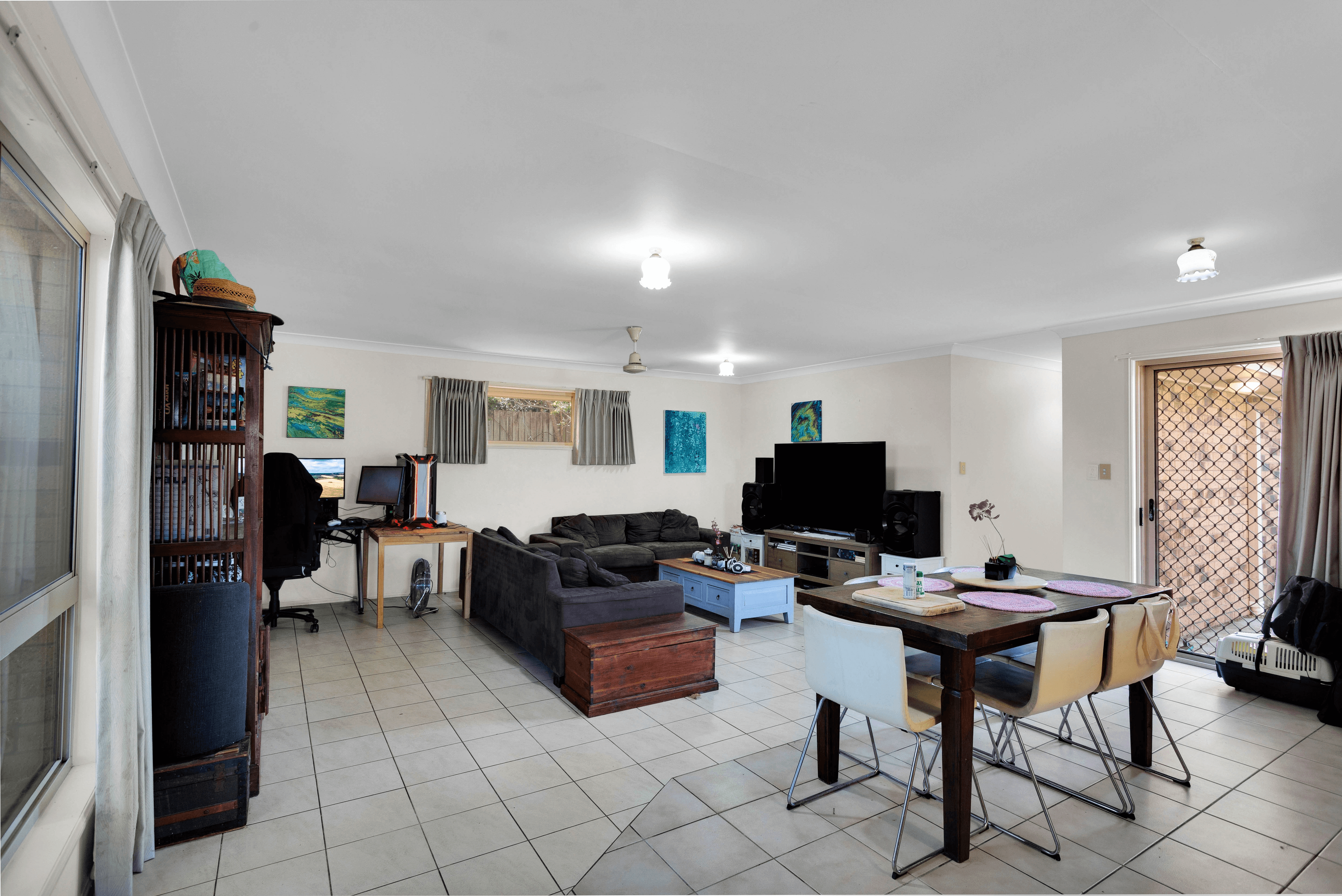 4 Epworth Street, Oxley, QLD 4075