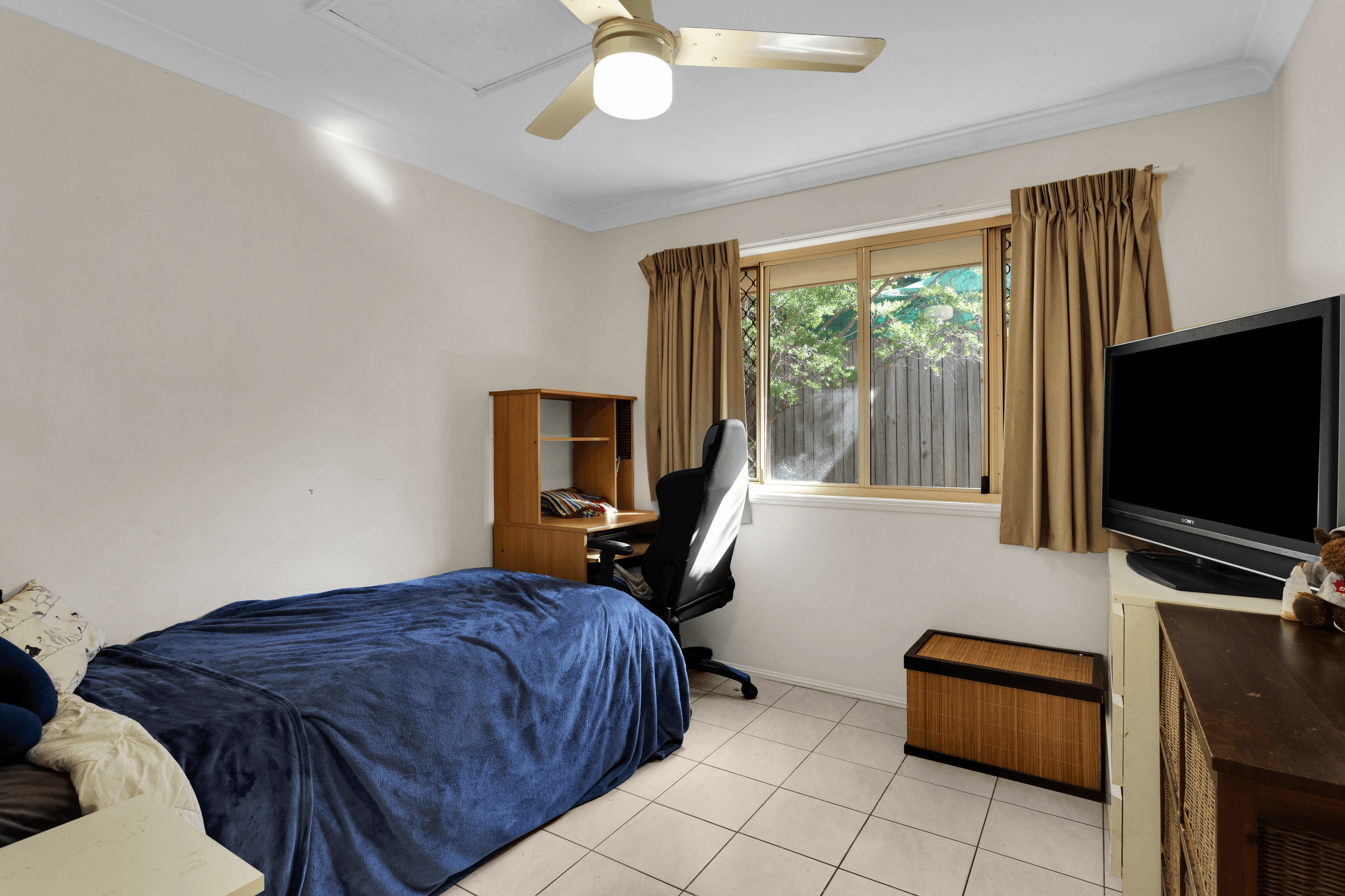 4 Epworth Street, Oxley, QLD 4075