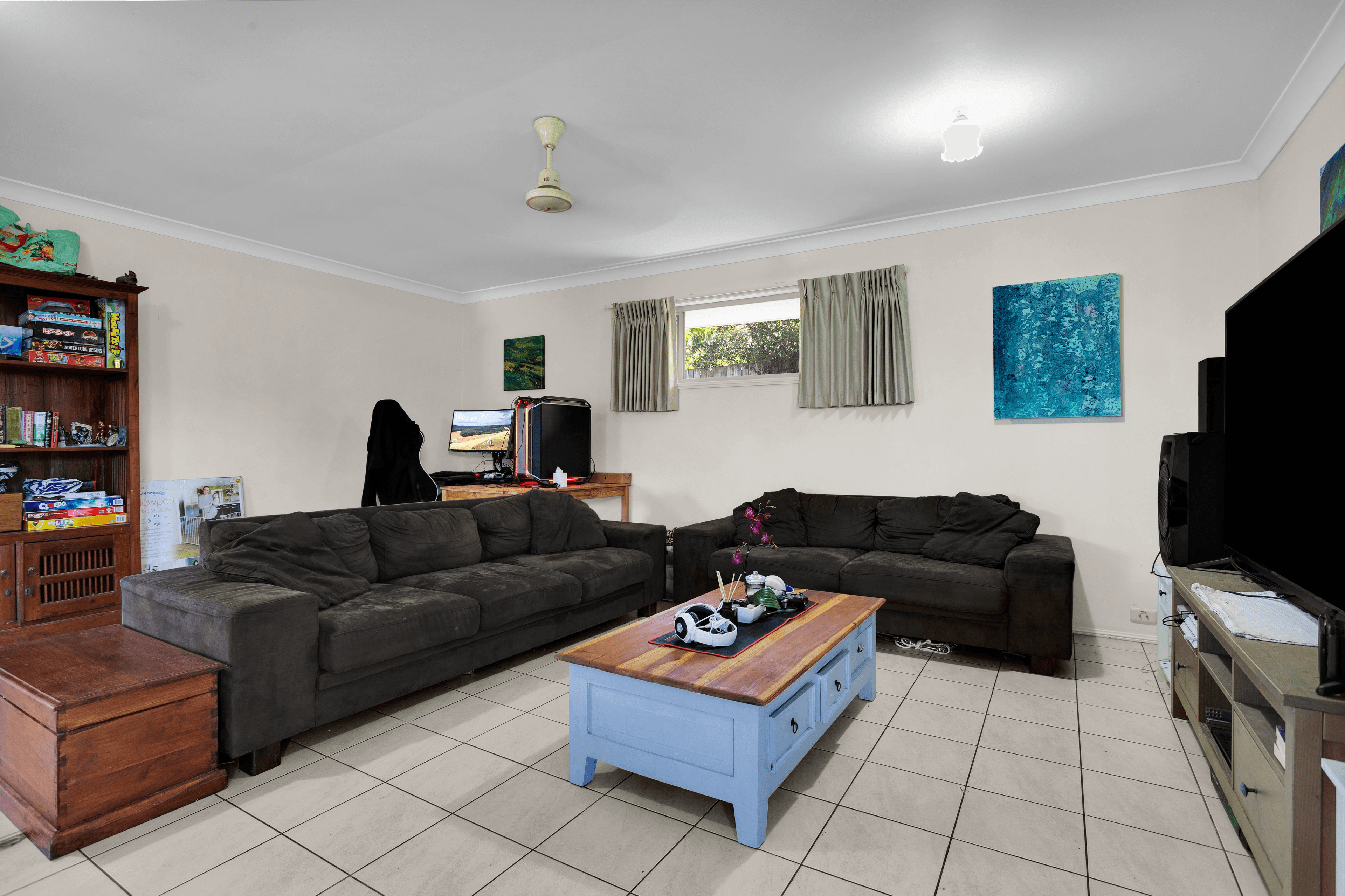 4 Epworth Street, Oxley, QLD 4075