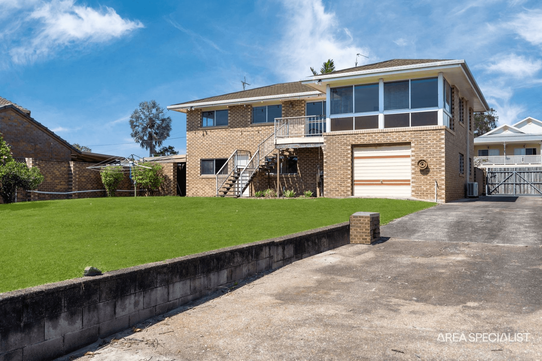 16 Esplanade, Jacobs Well, QLD 4208