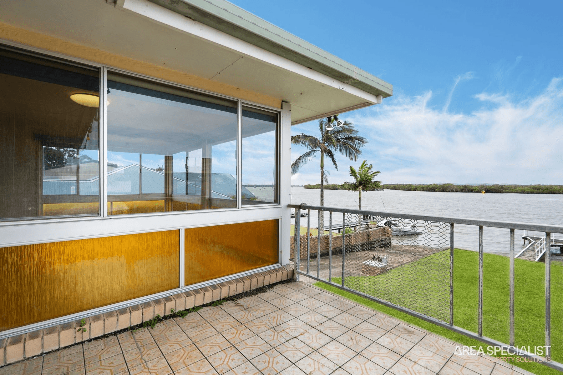 16 Esplanade, Jacobs Well, QLD 4208