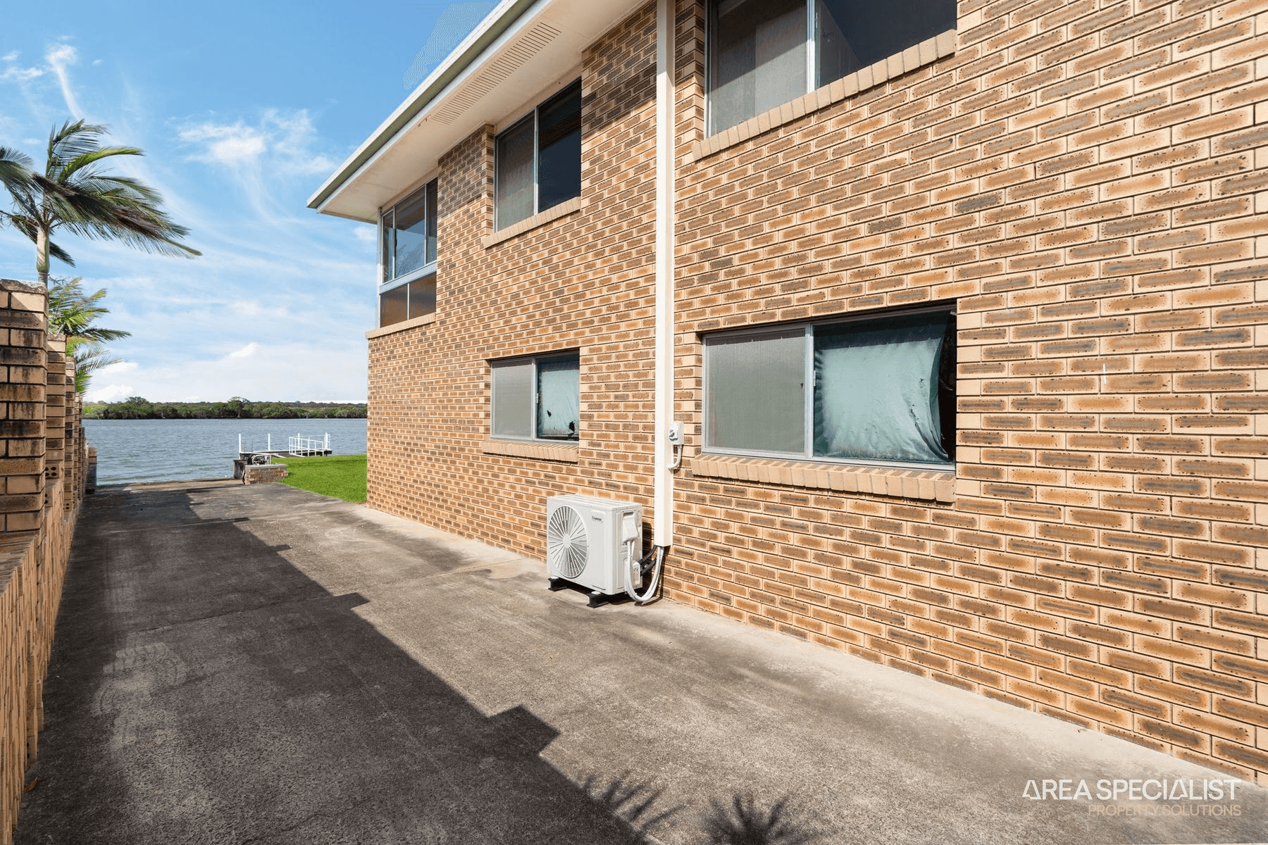 16 Esplanade, Jacobs Well, QLD 4208